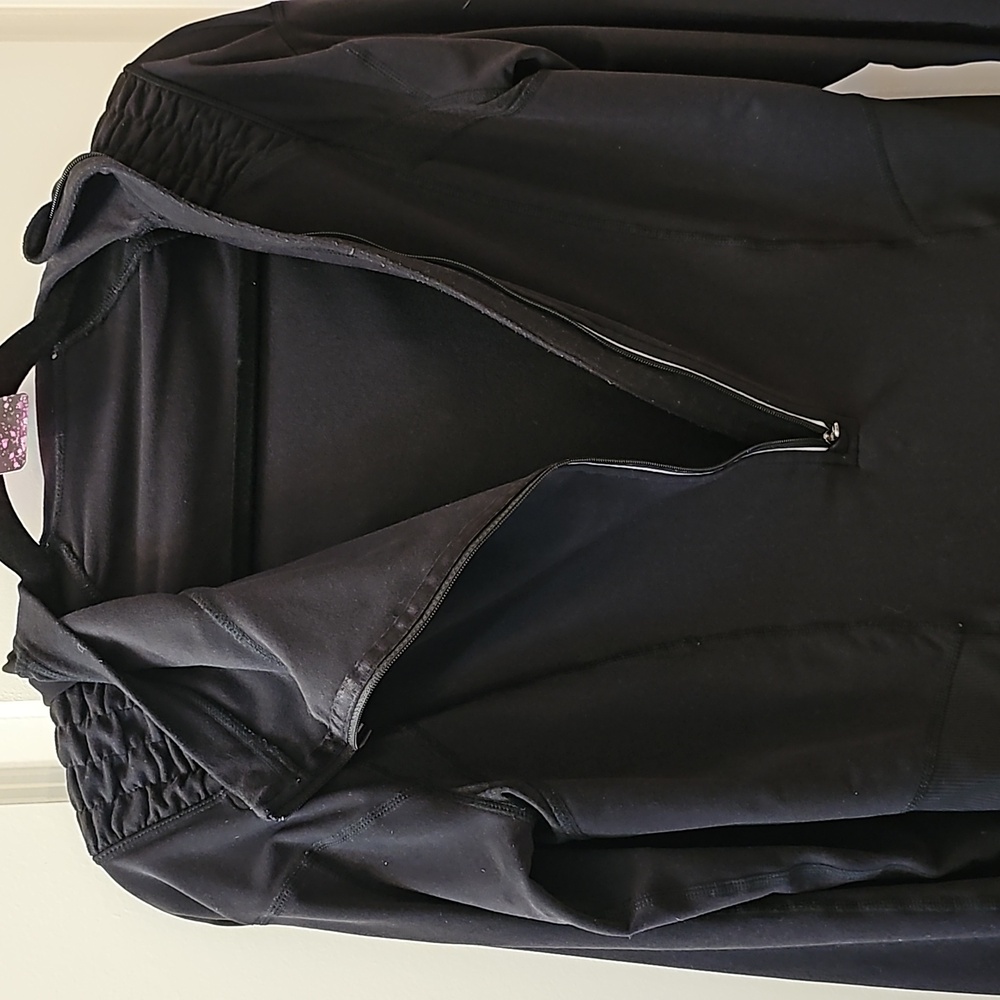 362. Lululemon For It 1/2 zip pullover - Picture 8 of 9